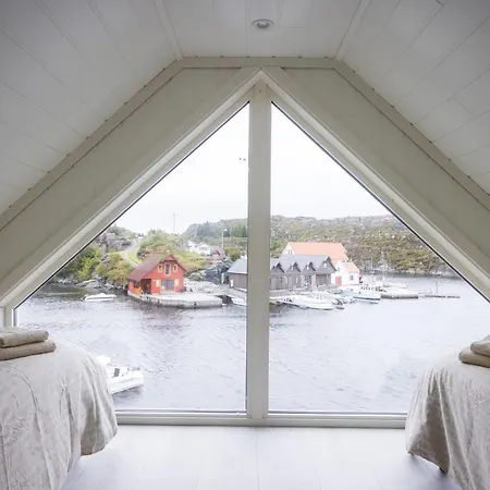 Pale By Interhome Bomlo